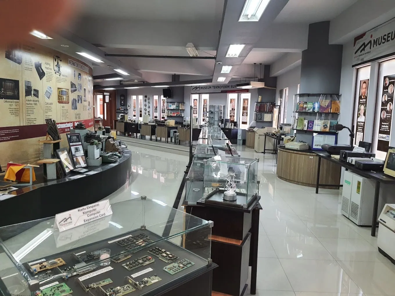 Koleksi di Museum Teknoform